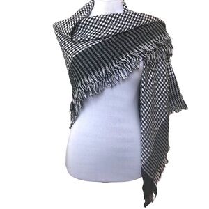 Vintage Woven Shawl Wrap 45” X 45” Square Houndstooth Fringe Soft Acrylic Wool